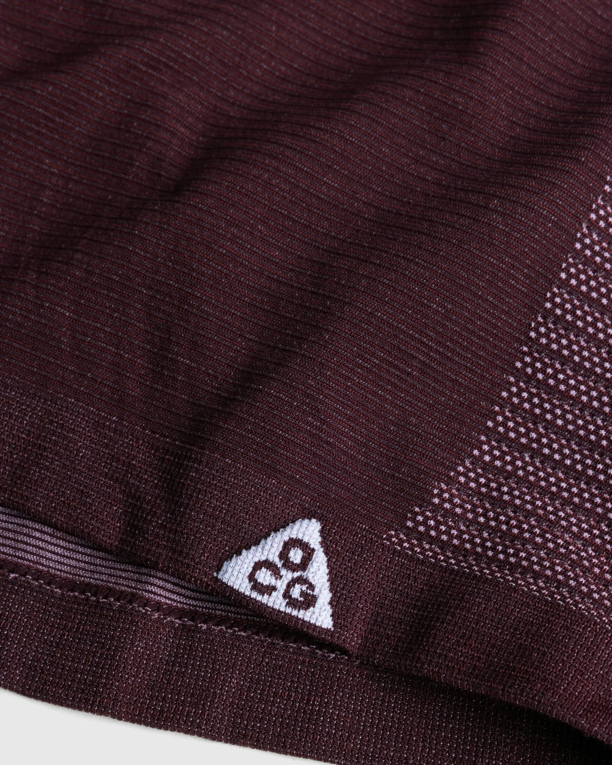 Store Nike ACG "Delta River" Dri-FIT ADV Long-Sleeve Top burgundycrush/beyondpink