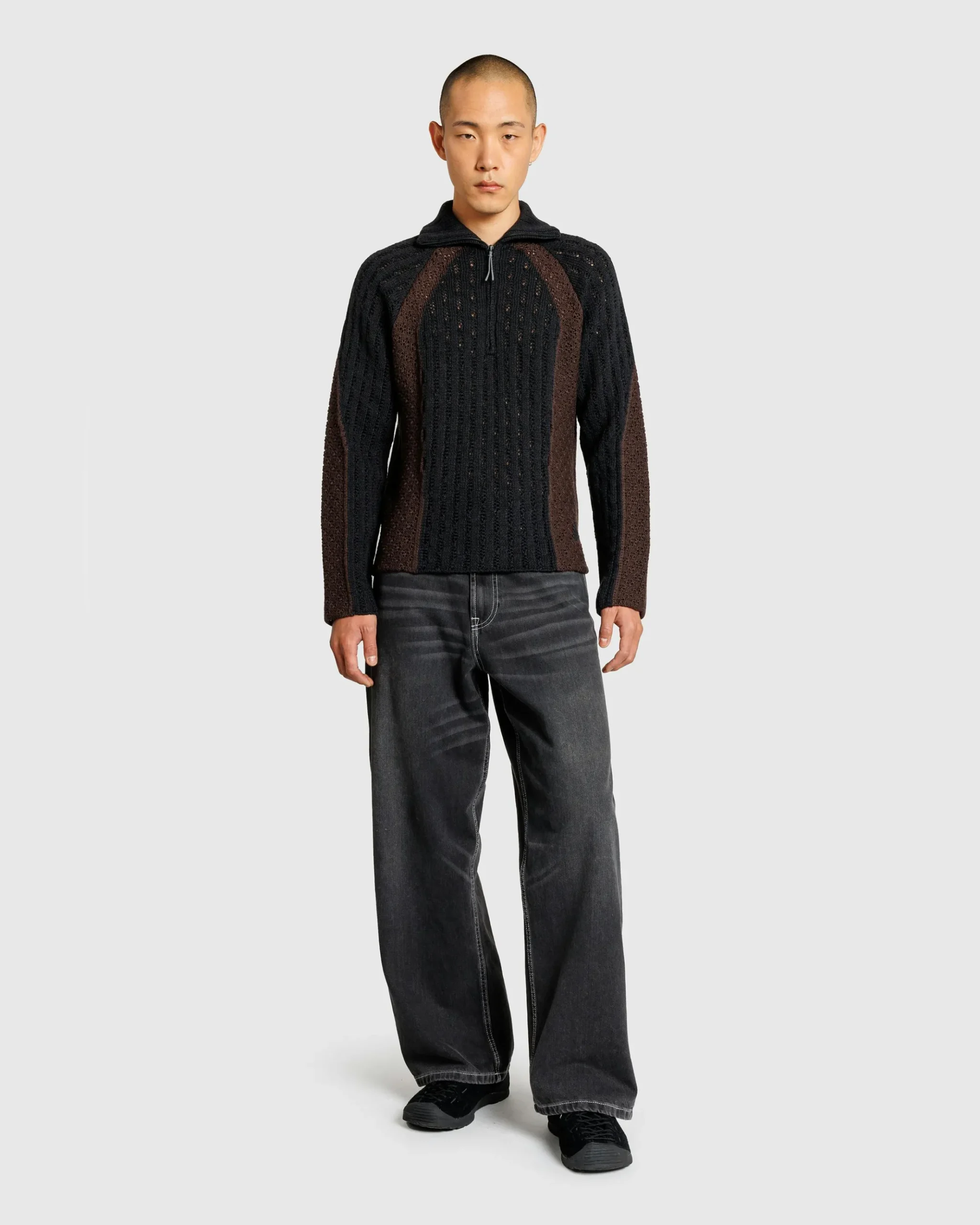 Best Sale ROA Flower Stitch Turtleneck Zip Up black