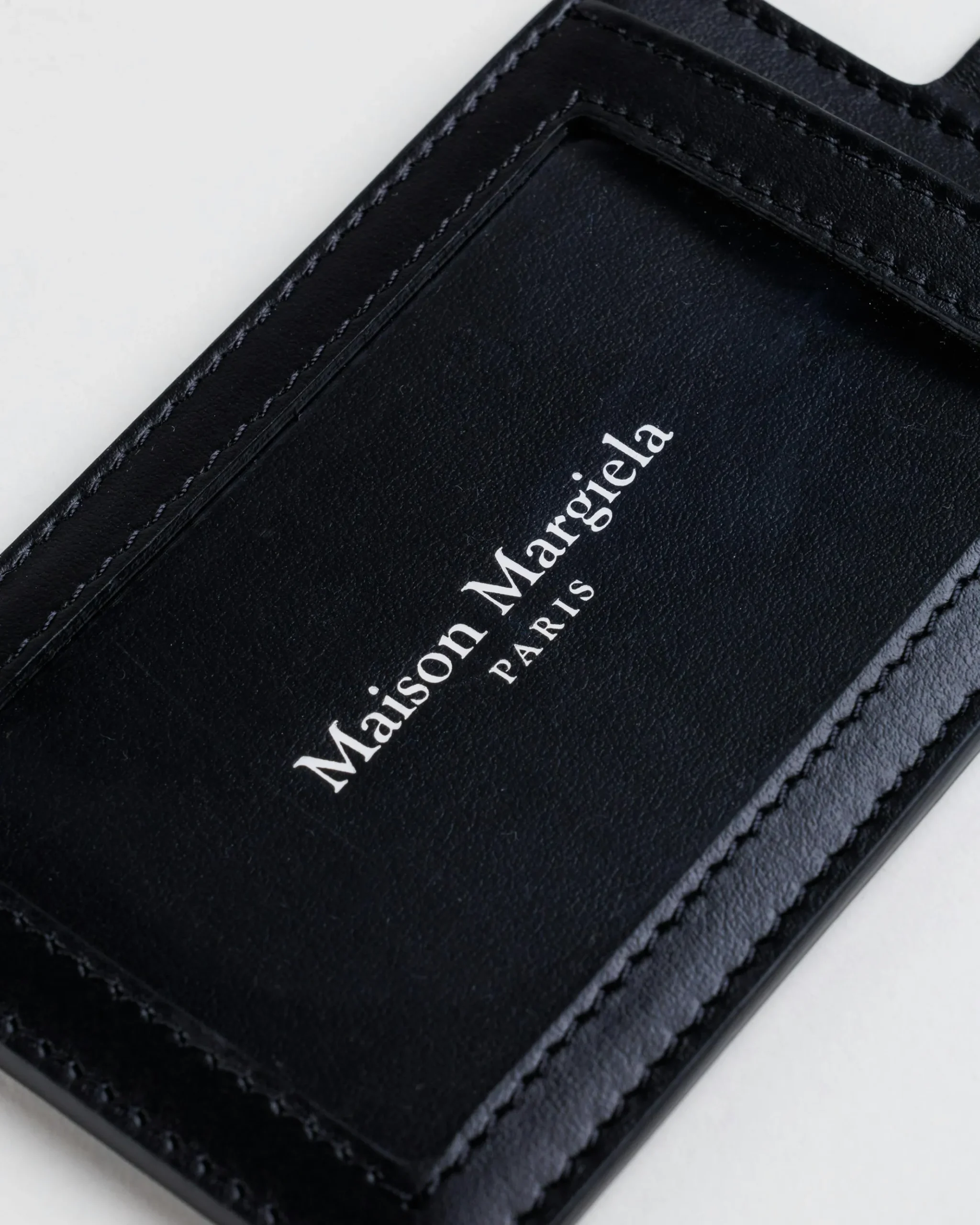 Store Maison Margiela Four Stitches Luggage Tag black