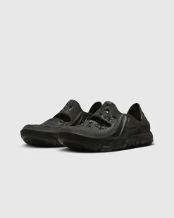 Shop Nike ISPA Universal black/black