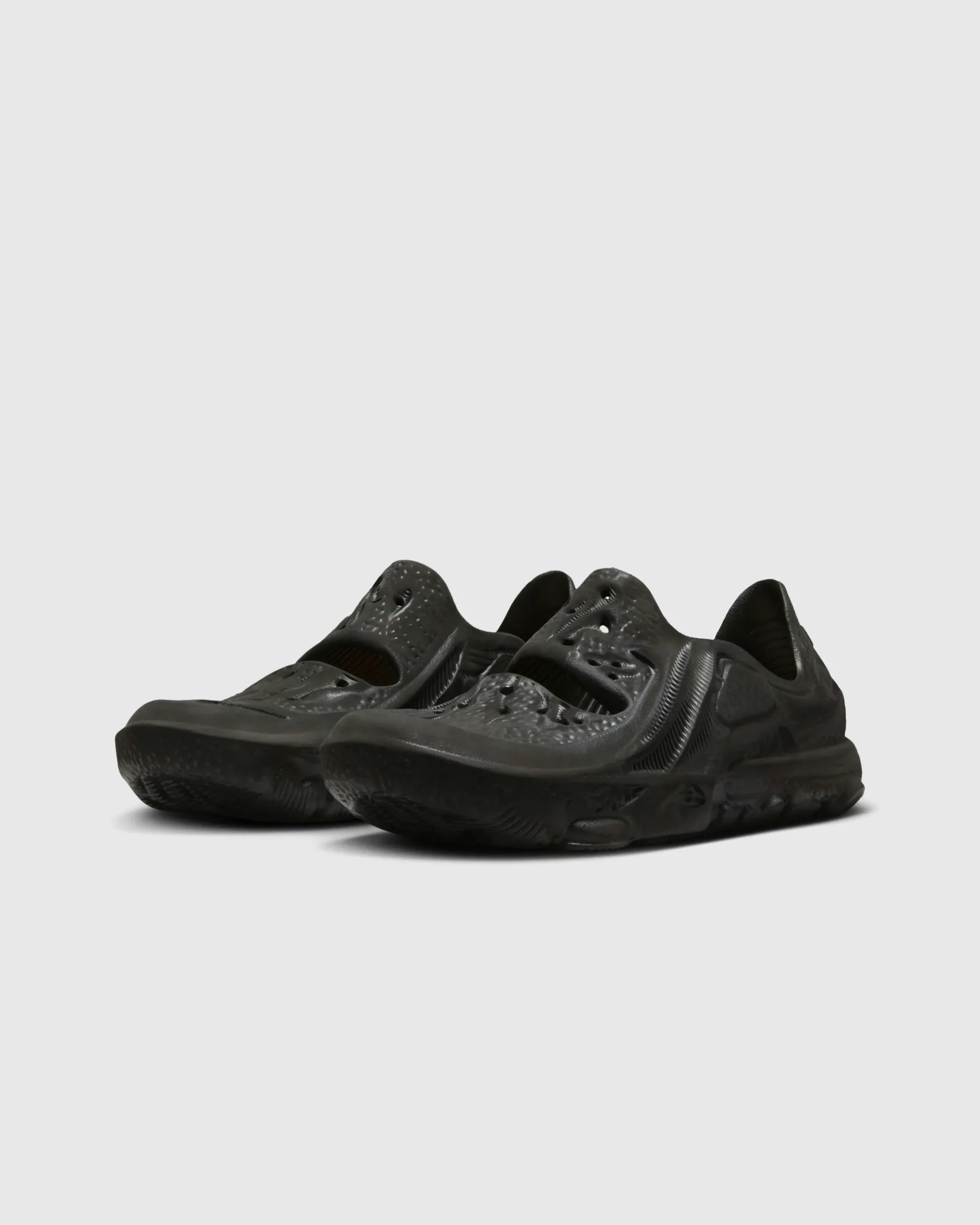 Shop Nike ISPA Universal black/black