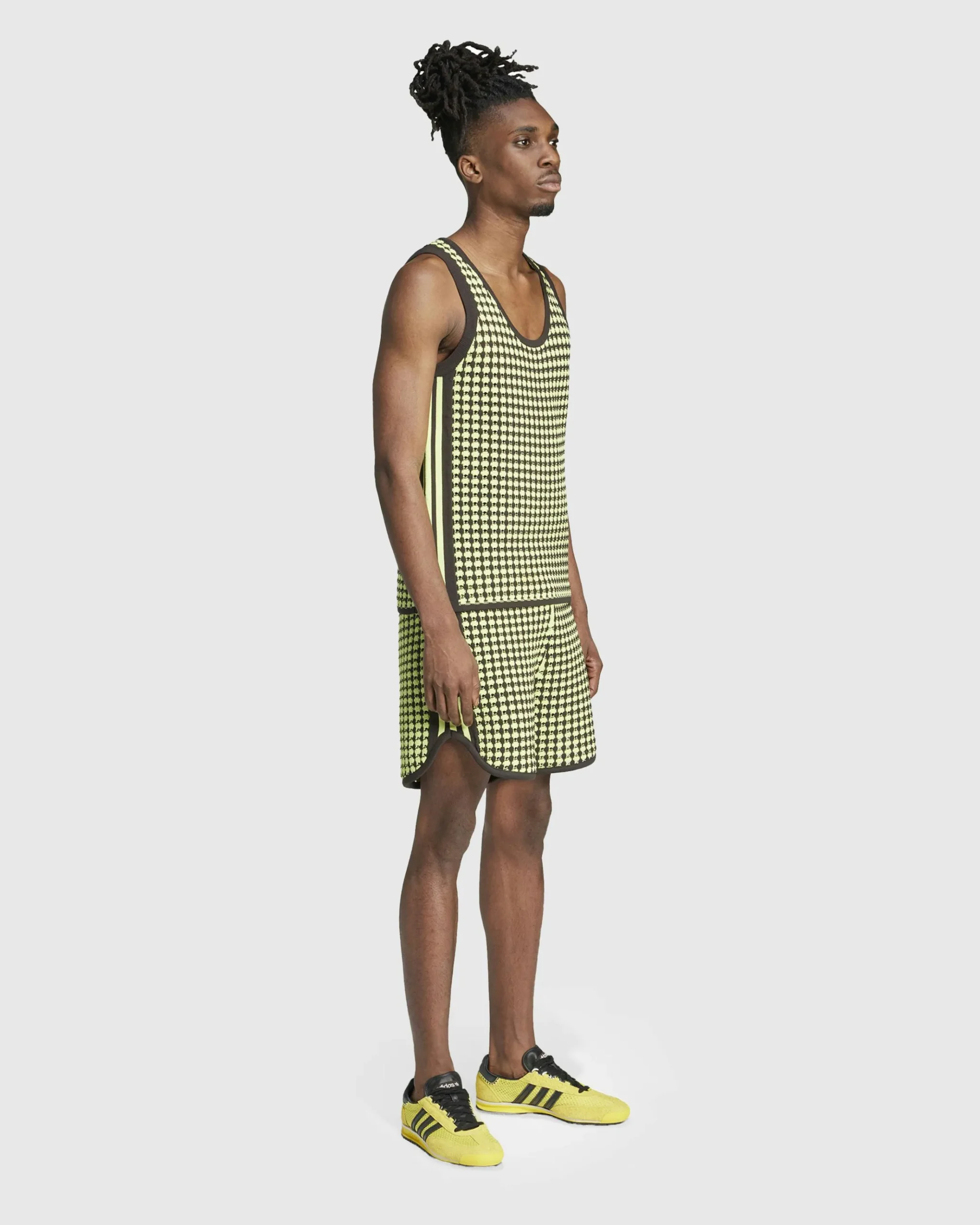Store adidas Knit Shorts Semi Frozen Yellow/Night Brown semifrozenyellow/nightbrown