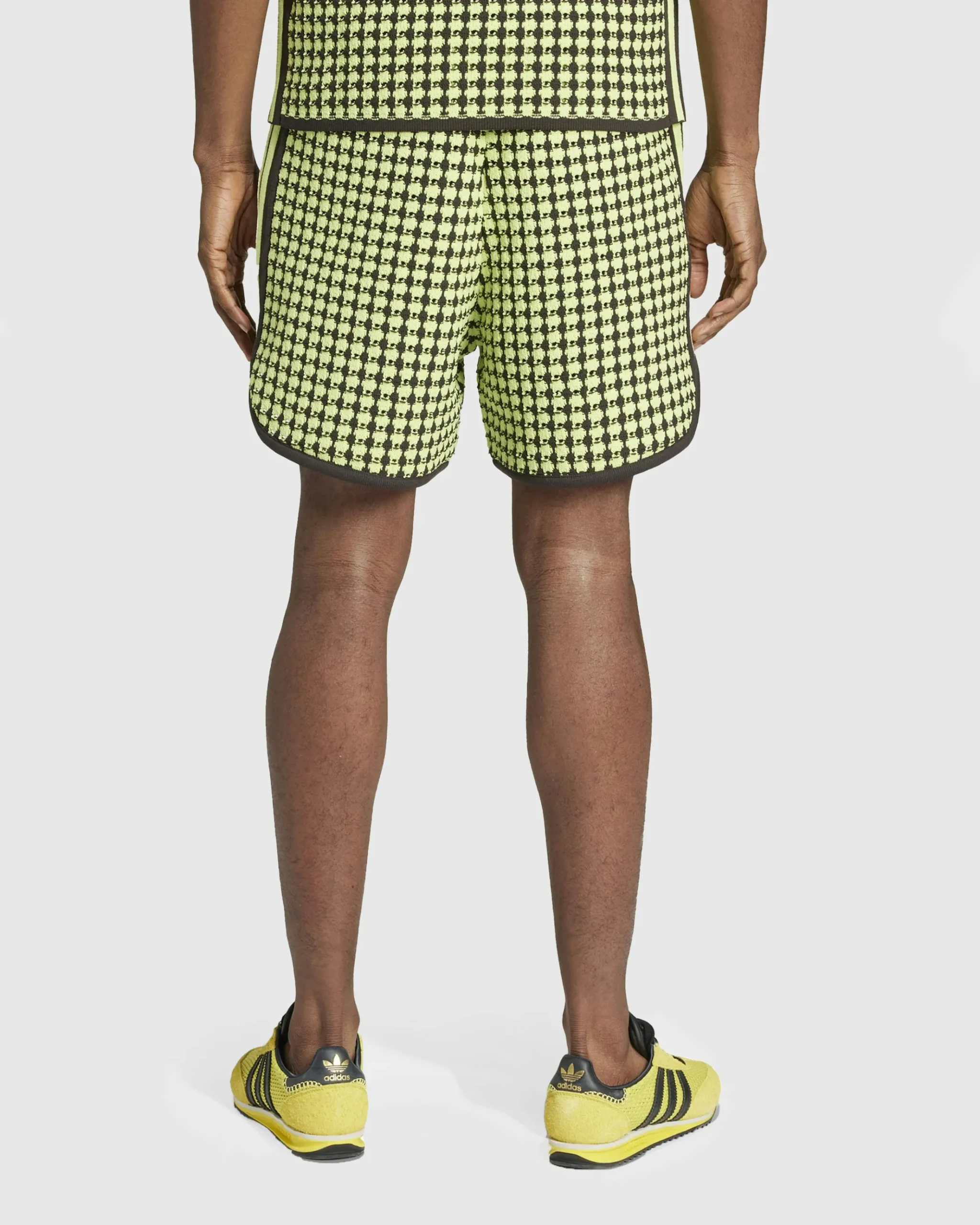 Store adidas Knit Shorts Semi Frozen Yellow/Night Brown semifrozenyellow/nightbrown