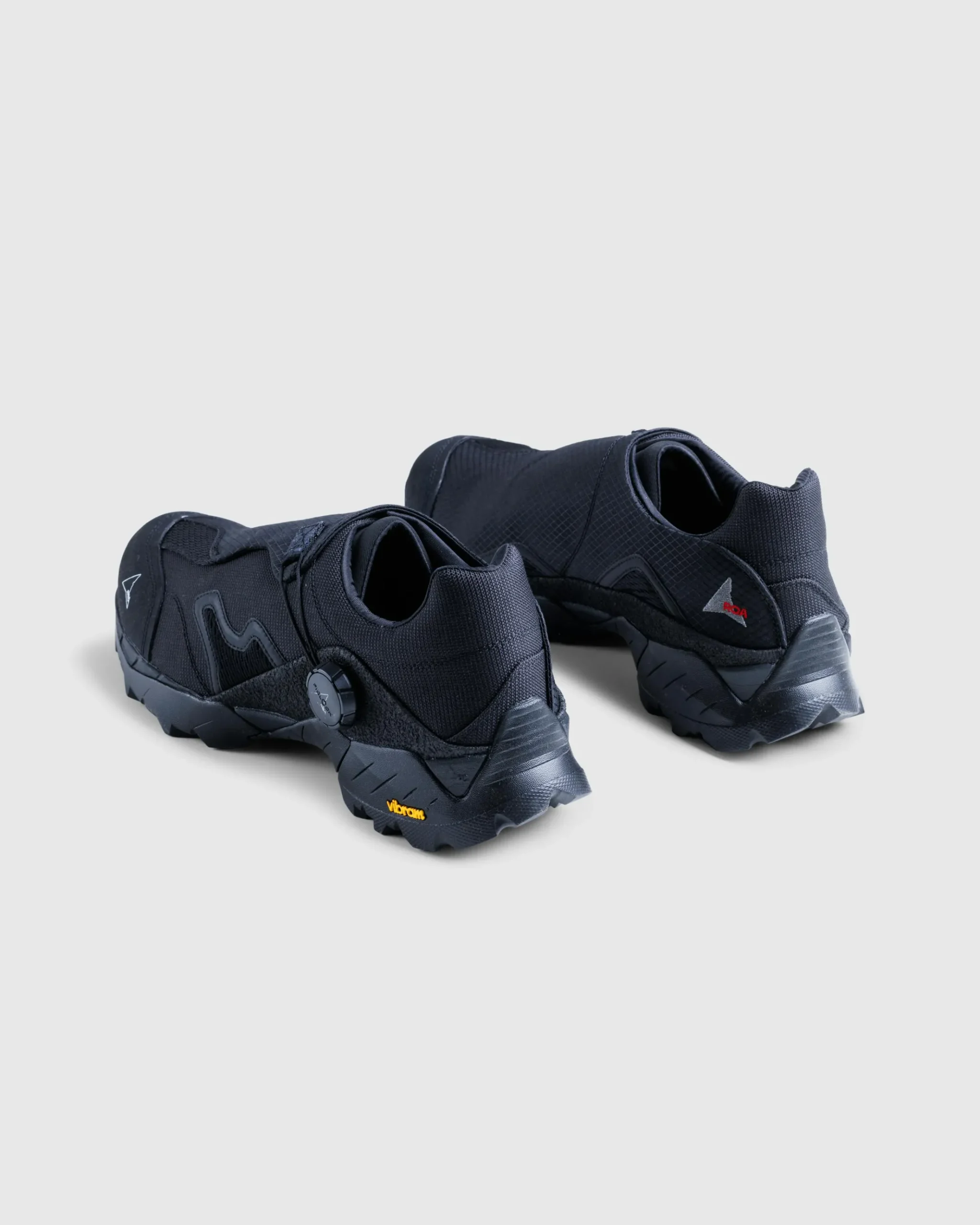 Online ROA Minaar black