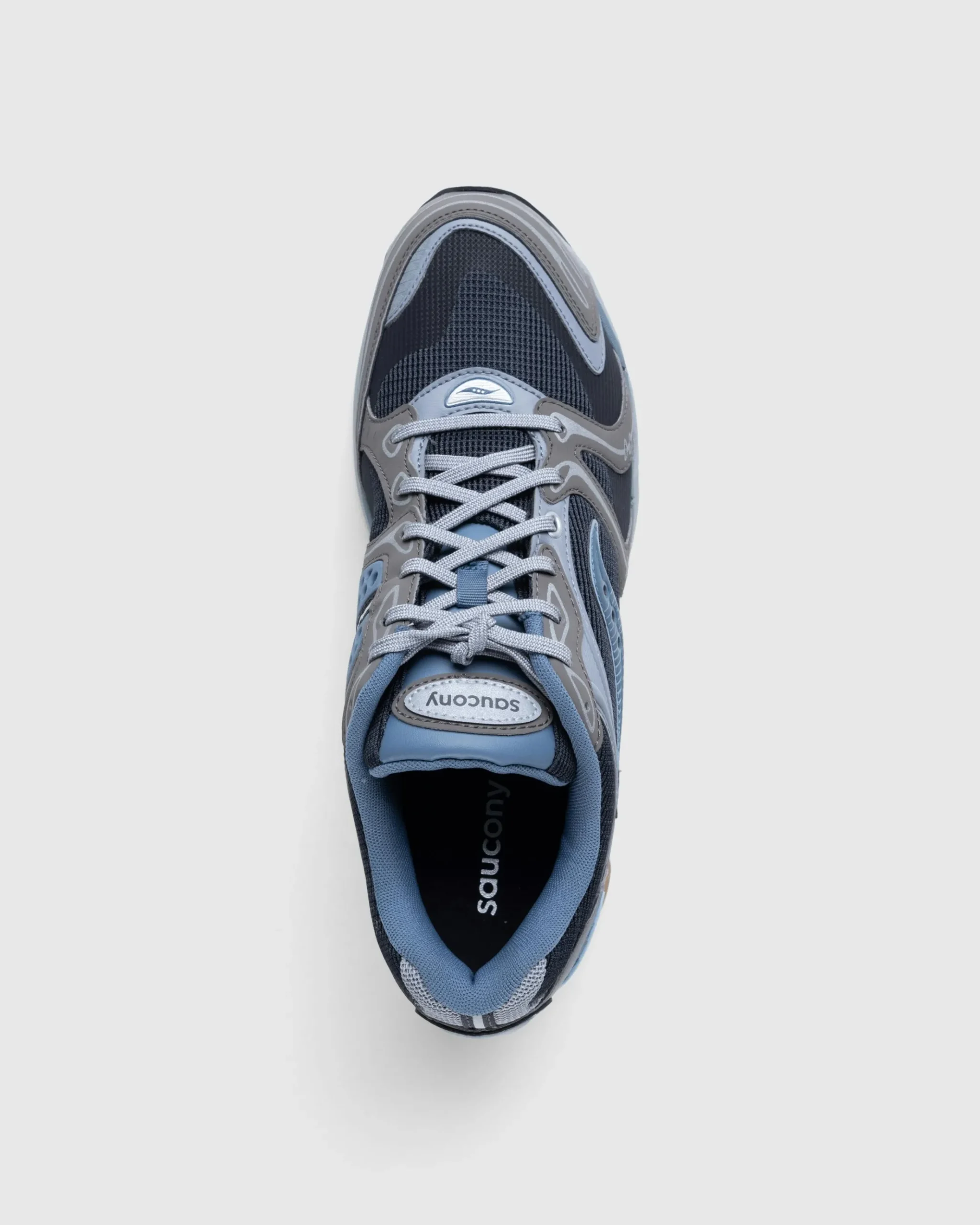 Shop Saucony ProGrid Triumph 4 caviar/morel
