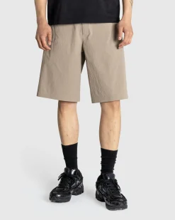 Shop Arc’teryx Veilance Spere LT Short soil